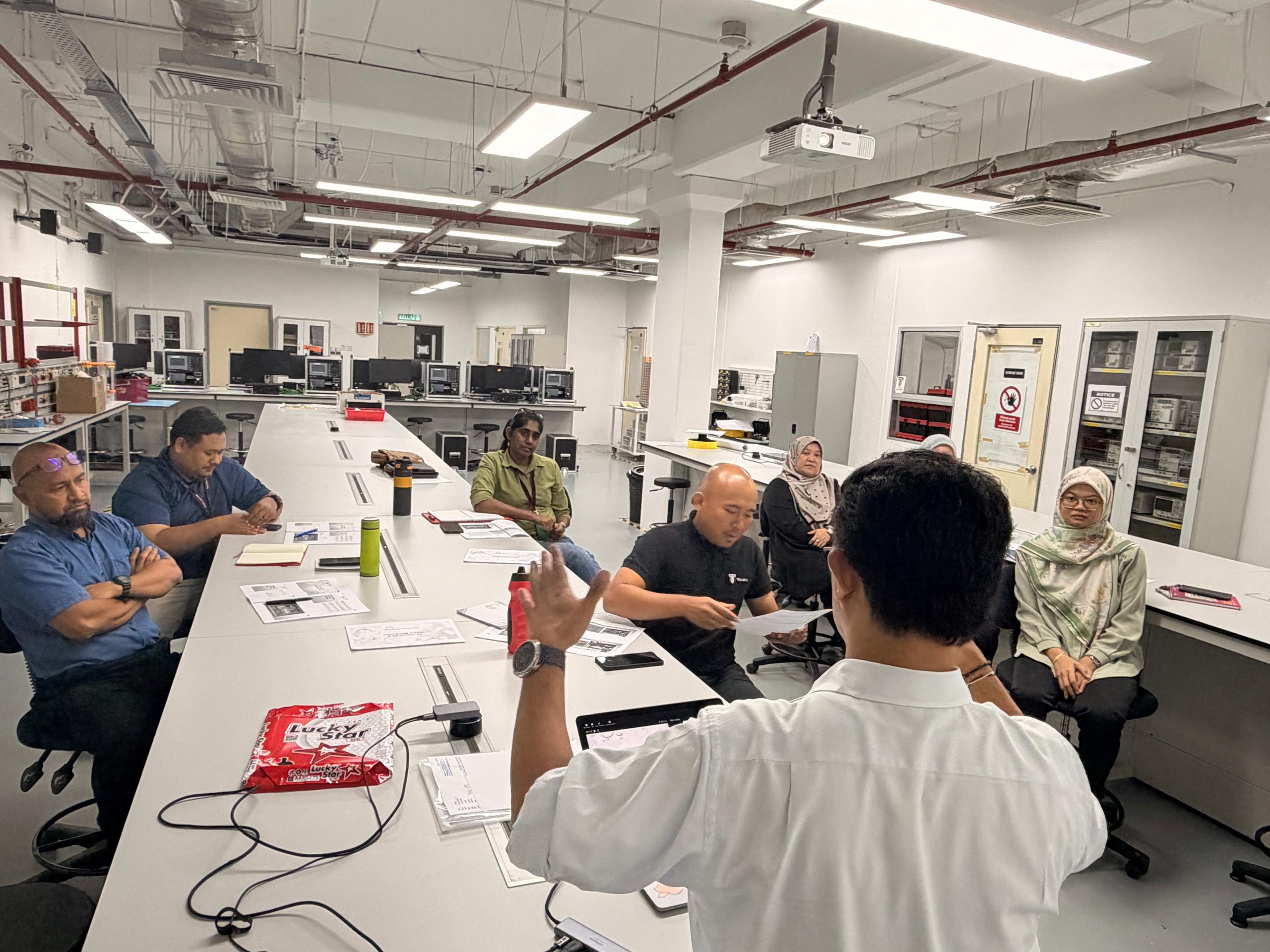 5S practical workshop discussion with Taylor's University Engineering Labs team