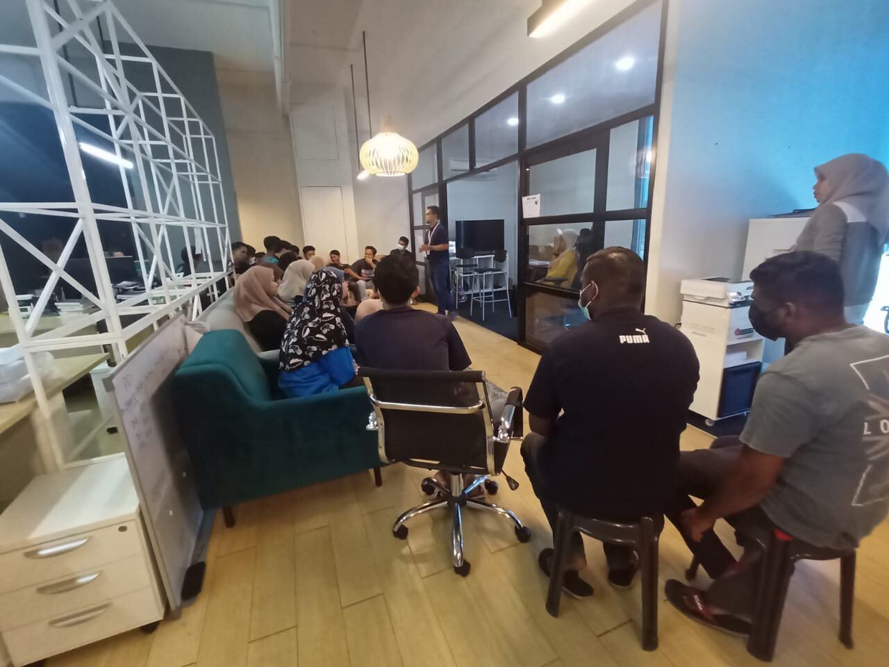 Facilitated group training for operational excellence and continuous improvement